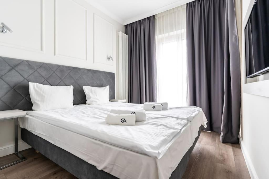 Chic & Luxury Apartment By Mennica Residence Varsovia Exterior foto