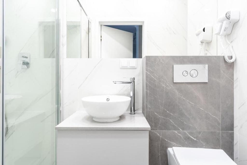 Chic & Luxury Apartment By Mennica Residence Varsovia Exterior foto